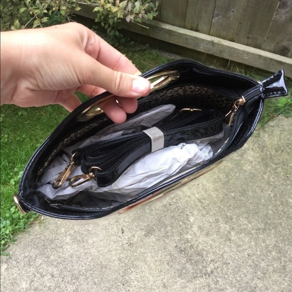 NEW- Pin-Up Girls Collage Purse - Picture 6 of 6